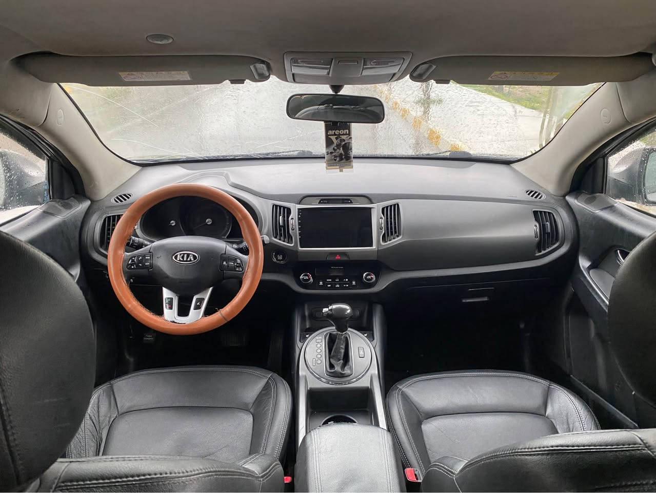 كيا  سوپورتاج موديل ٢٠١٣ فول فول مواصه فات مه كينه گازي سو په ر    ده عامي بو ده عامي به شه رت گيروو مه كينه    به شه رت كوشن جلد به صمه  و سوكان فوليم حاصه و فول موصه فاته زور زور تونتد توله يه ك دينار مسرفي هه موشتيكي به شه رته  ليزه ره دوبه يه مالي مه ده ني  به شه رت  ٥٩ وه ره قه ***********-*********** دار بنديهكان, السليمانية
