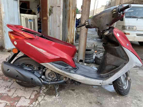 سلام عليكم درجه بغبغاء السرعه ١٤٠ الدرجه مكفوله كفاله عامه  مكينه ما مفتوحه كهربائيه كله شغله  تزوج تيرات جدد   كفرات ختم واحد ويه المكينه مكاني بغداد الصالحيه  الشراي يتصال عله هاذه الرقم ***********  او
