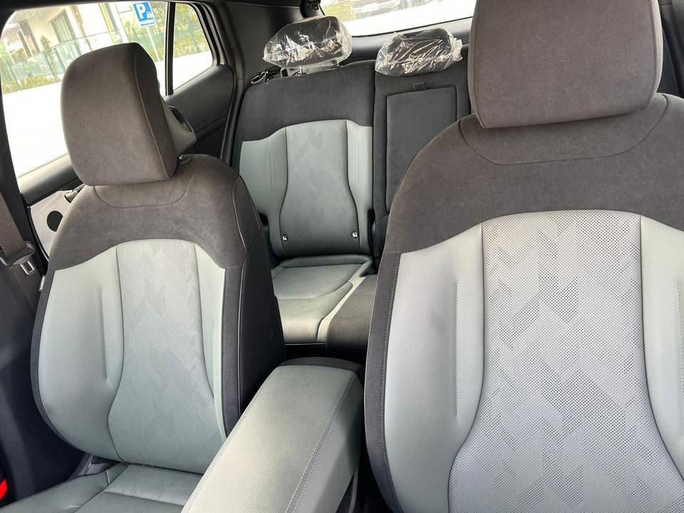 كيا سبورتج خليجي  بلاك ادشن فول بدون بانوراما 2025 رقم اربيل
:

داخل جلد اسود وزيتوني وباقي المواصفات بالصور واضحة 

كشنات تدفئة والامامية كهرباء مقعدين

السيارة موديل 2025 زيرو ماشية 2800 كيلو  فقط

السعر 245 ورقة 

مكان السيارة بغداد / حي الخضراء

بيها خدوش بسيطه بالدعامية موضحه بالصورة

للاتصال / ***********
