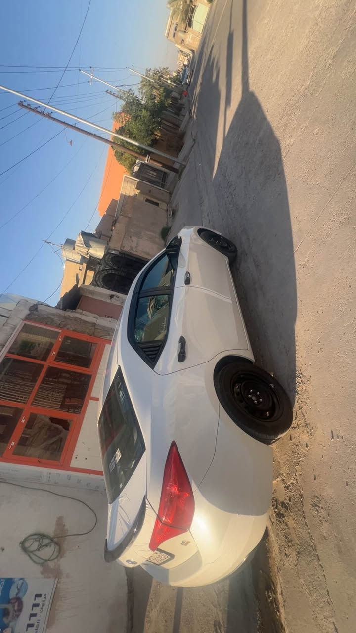 الشراي يجي خاص سياره كامله مابيه نقص بطاقة بانزين بيه سنويه وهزه جديد تحويل بشرط سياره بسمي مكانه كركوك *********** 
سياره ماشيه قليل 73ميل
سعر 150وبي مجال بسيط Singapore
