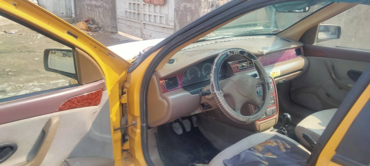 السلام عليكم سمند للبيع 2011 بأسمي تحويل مباشر محرك مجفت جديد گيرها نظيف بيها طخة بالچاملغ الأيمن ومصلحينه سعر 30 ورقة.      ***********
