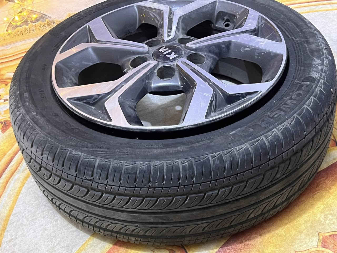 السلام عليكم عندي ٤جدد البيع تصل ***********
