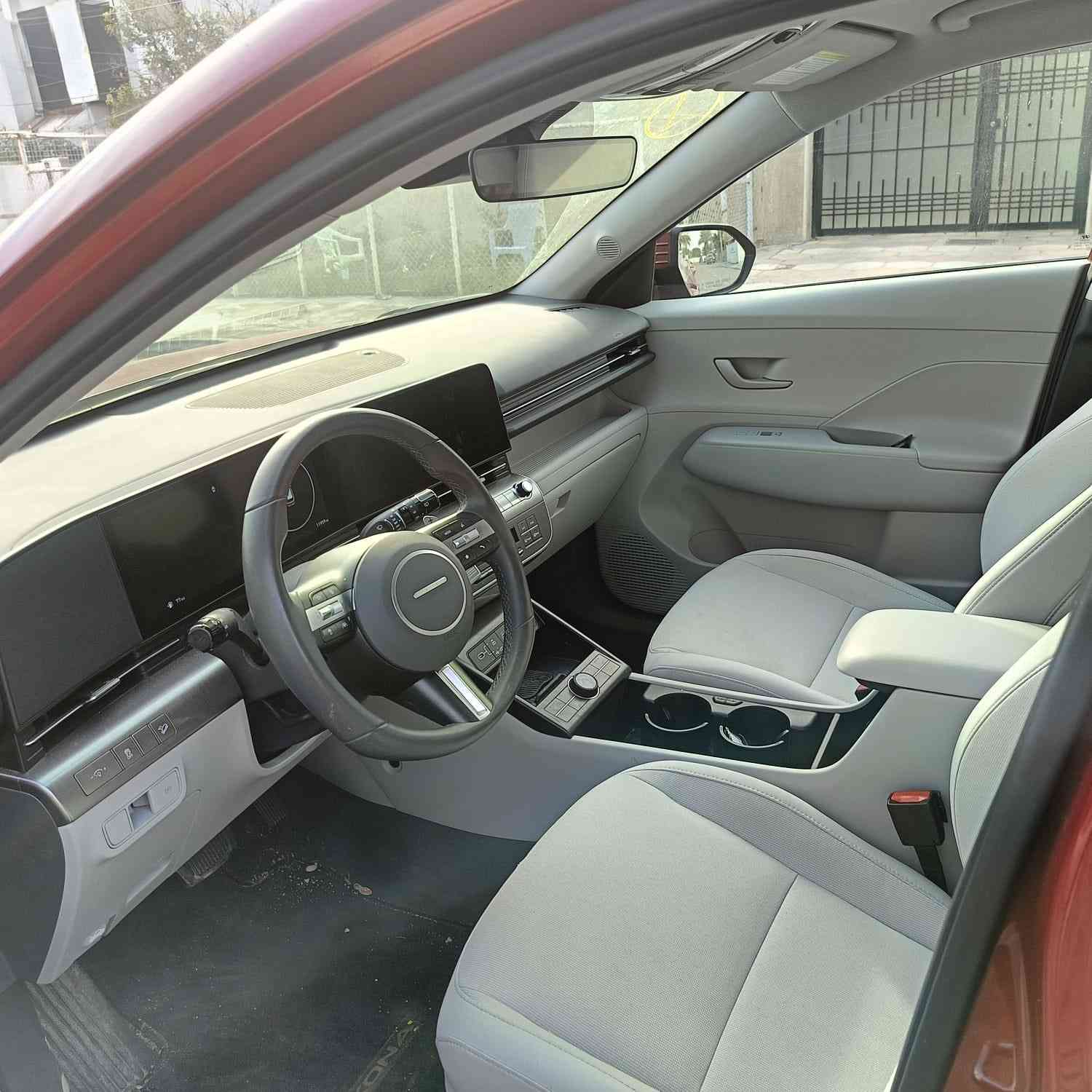 السلام عليكم
كونا 2024 الشكل الجديد
فوول مواصفات عدا الفتحة
شاشة متصل بصمة كير تعليك
باقي هواي مواصفات المعروفة
حادثهه قبق الجنطة فقط ونفسة مصلح
محرك 2000 دوش
وصور الحادث مرفقة
بدون لوحات
دخول جديد البارحة دخلت ارقام فحص
تترقم اي محافظة عدا الاقليم 
بيع فقط مااراوس 
المكان بغداد البياع
السعر 165
***********
