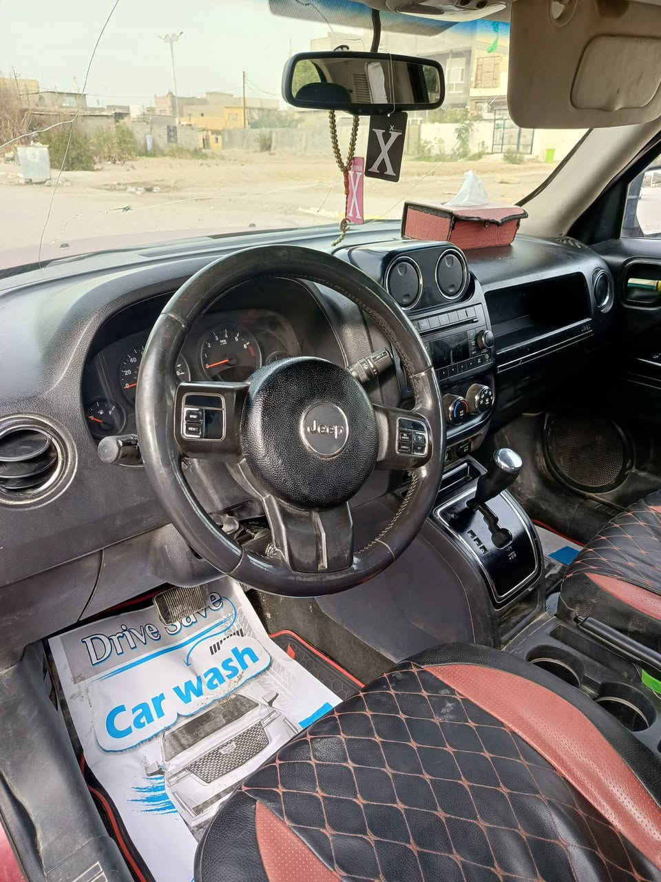 السلام عليكم 
للبيع او مراوس بسورنتو 14 او جورني 15 بس كون 7 راكب جيب بانريوت 13 وارد كندي حادث جاملغ وبنيد السياره بيه طخطخات وسنويه منتهيه مكينه خير من الله كير بي ضعف تخم تاير رقم بابل الماني تحويل مباشر السياره بسمي للاستفسار اكثر 
***********
بي واتساب
