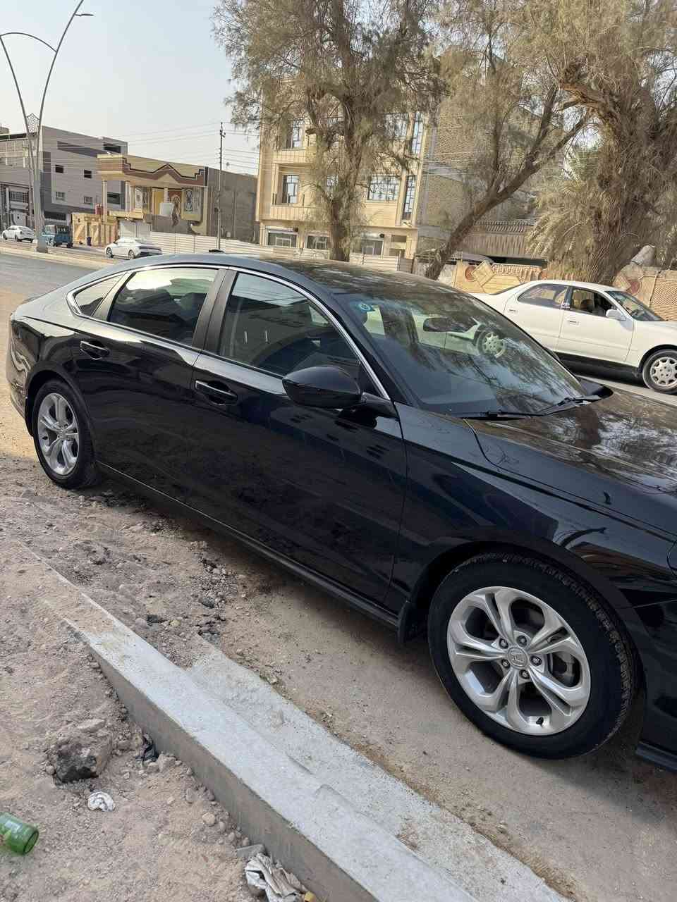 السلام عليكم
هوندا اكورد 2023 
رقم بصرة 
السعر 185 وبيها مجال
حادث فقط بابين جهة السايق 
لون الاسود
شاشه كبيره 
كامره
تحكم ستيرن
لد امامي 
لد خلفي
اشاير مري
لايت زنون 
تحديد مسار
مثبت سرعه
وقوف ذاتي
مانع اصتدام
شاشه دجتل
محرك 1500 تيربو 
رادار جانبي
رادار امامي
ثلاثه انظمه قياده
بصمة ابواب 
بصمه تشغيل عن بعد
للاستفسار الاتصال 
***********
