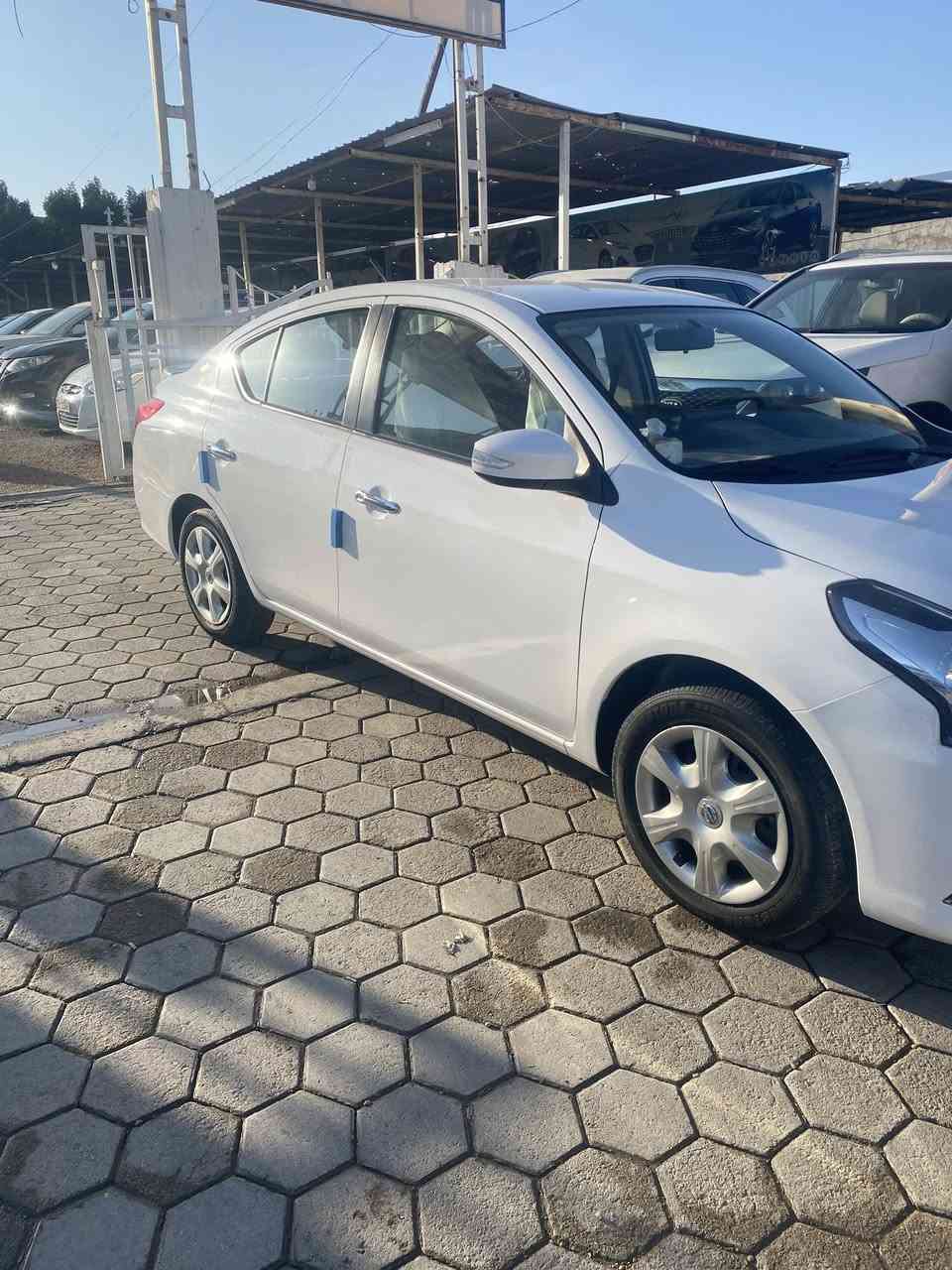 السلام عليكم 
اخواني 
نيسان سني 
الموديل (2024)
كفاله من جكت الابرا 
ماشيه (20) فقط 
الموصفات 
شاشه عاليه تاب 
كأمره دواره 
تبريد قطعتين 
مري شفط 
اشاير بل مري 
تحكمات فول 
جديده بوضع الشركه
هزه وفحص ورقام كله جديده
عنواني الأنبار الرمادي 
السعر (125)
***********
