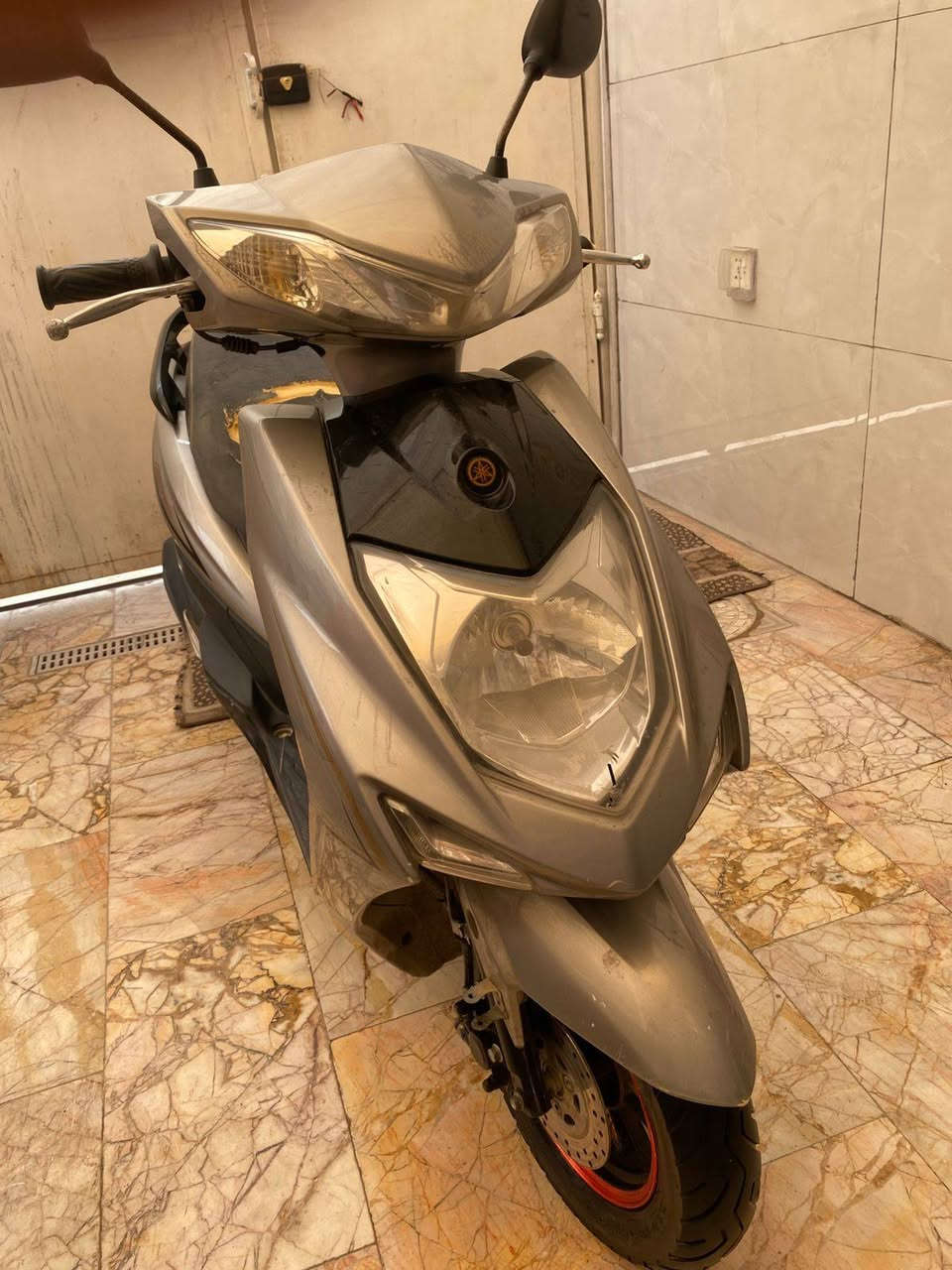 سلام عليكم دراجه سكنس عدله حديث للبيع كفاله عامه بلاديه
السعر 700 وبيهه مجال (كربلاء للاستفسار ***********)
