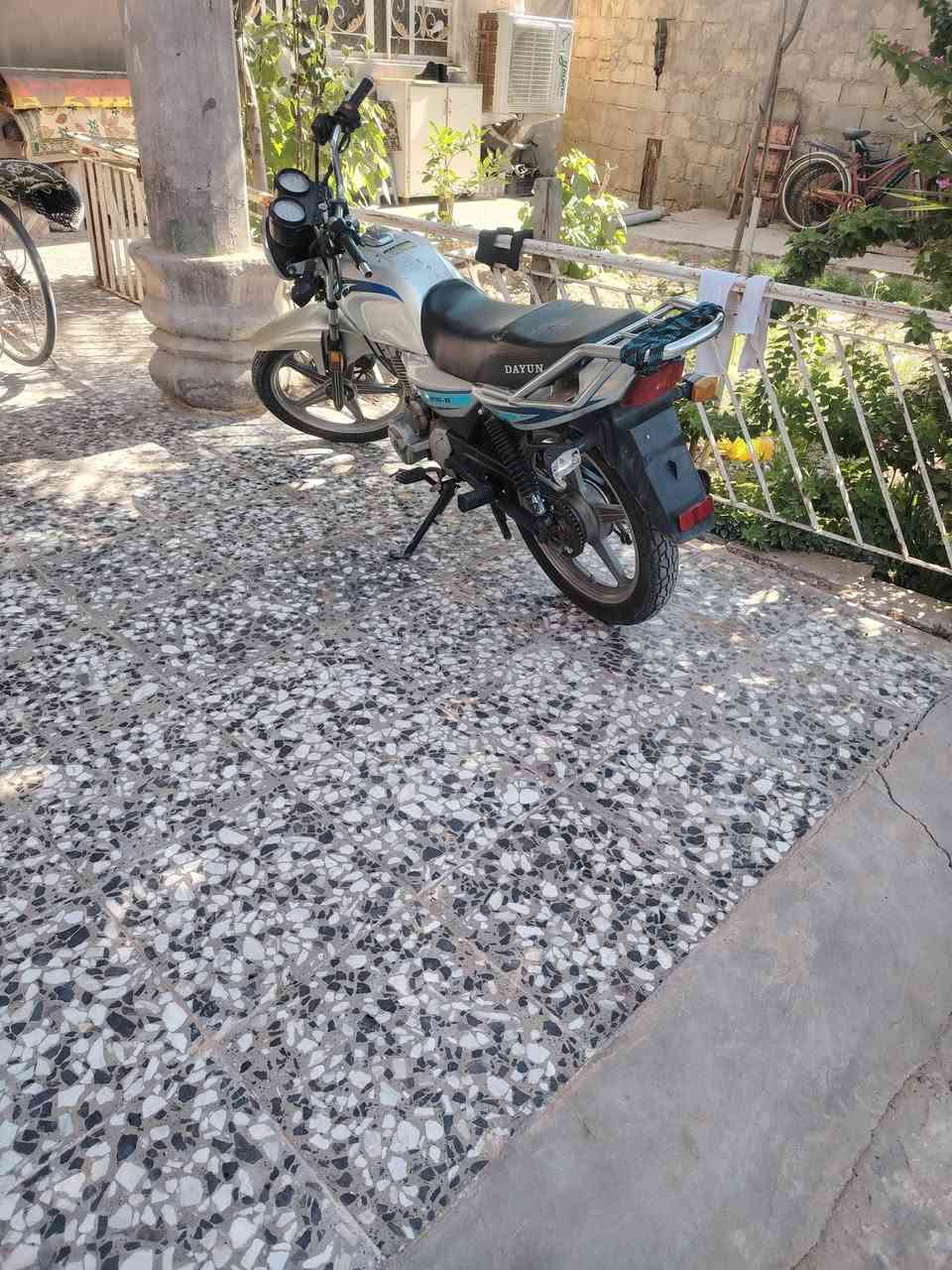 من رخصت مدير الكروب دراجة دايون عضم كلك مثل ماوضح دراجة جاهزة كهربائيات نكرة تشتغل اليريدهة بي خير ويدلل مكاني طوريج ***********
