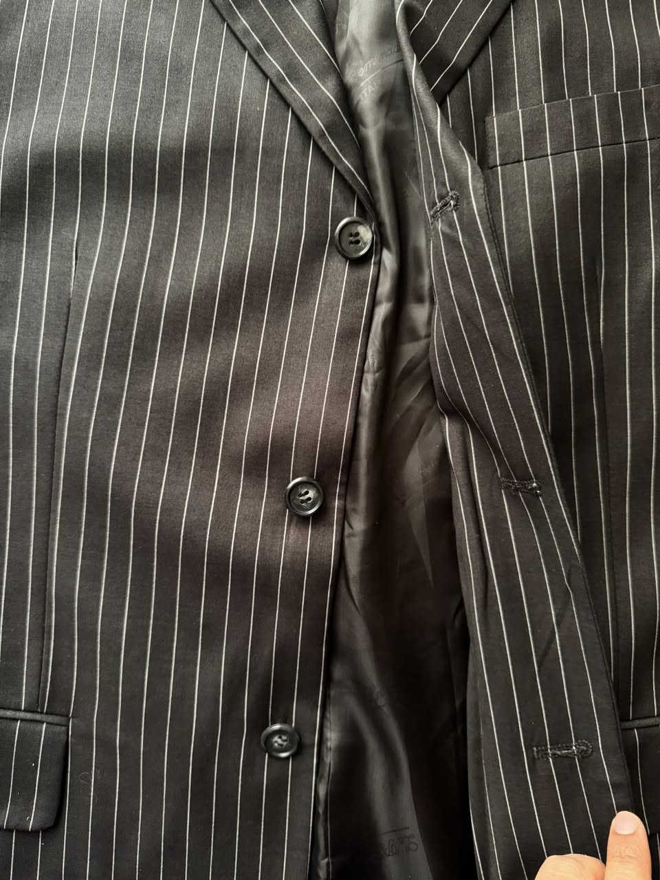 سترة ايطالي ماركة La Piemonda(Super 140)
قياس :52
سترة (بالة) : 
عرض الكتف :51
طول الردن :62
طول السترة الكلي :   72  
القياس بالاوراق الداخلية :   52
: 
السعر : خاص🚨🚨🚨🚨🚨🚨🚨🚨🚨

——————————
ة
توصيل كافة محافظات العراق 🚙


**إذا كنت صاحب هذا الإعلان وتريد حذفه لأي سبب، رجاءا أرسل رسالة إلى الدعم الفني**