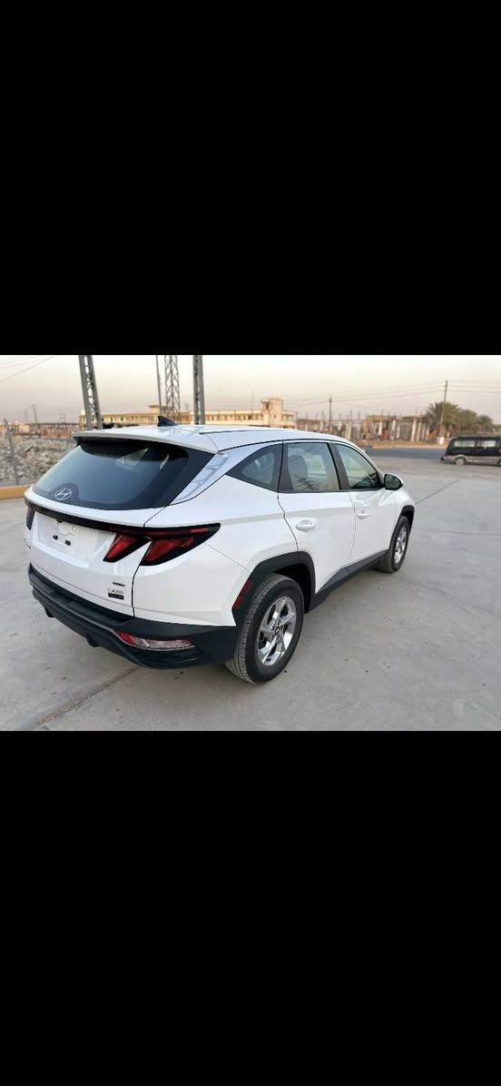 السلام عليكم 
توكسان موديل ٢٣
امريكي 
الضرر موضح بالصور 
بدون دواخل 
بدون رقم
السعر ١٦٨ وبيها مجال بسيط 
للاستفسار ***********
