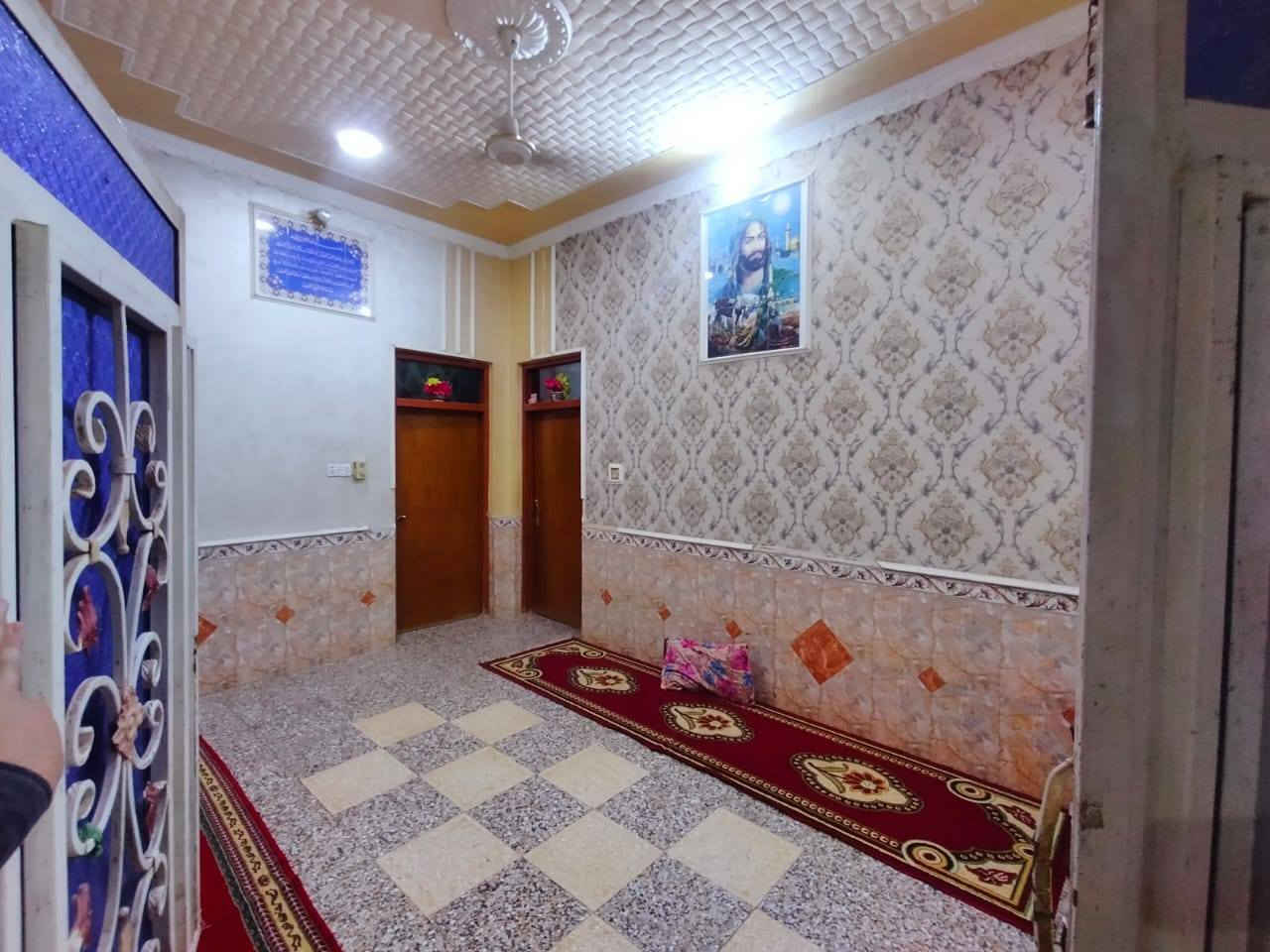 دار البيع  بحي الصادق ركن طابقين
مساحه البيت 175
الطابق الأول غرفتين وصاله واستقبال   ومطبخ حار وبارد وصحيات وكراج سياره 
الطابق ثاني 
اربع غرف وصاله مطبخ حار وبارد وصحيات 
الفوك مشتمل ودرج دخلي وخارجي ستفسار السعر بل رقم ***********
