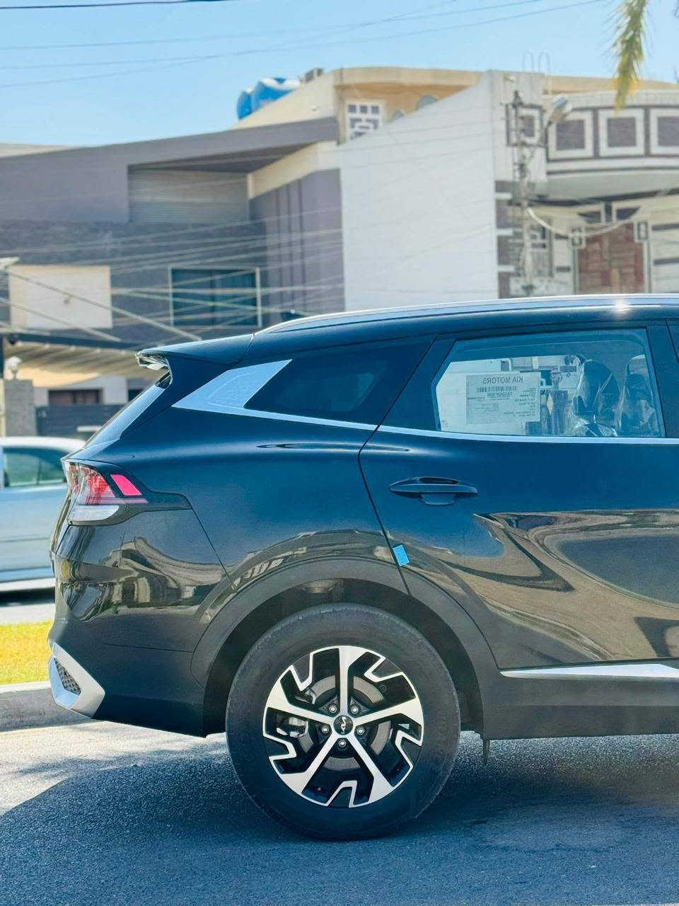 سلام عليكم كيا سبورتج هايبرد للبيع موديل ٢٣ الحجم الكبير حادثها جاملغ فقط السياره بحاله الوكاله جديده جدا فول مواصفات عدا الفتحه
السعر ١٩٠ وبيها مجال جدا بسيط 
عنواني بغداد حي الجامعه 
رقمي *********** 
سلام عليكم كيا سبورتج هايبرد للبيع موديل ٢٣ الحجم الكبير حادثها جاملغ فقط السياره بحاله الوكاله جديده جدا فول مواصفات عدا الفتحه
