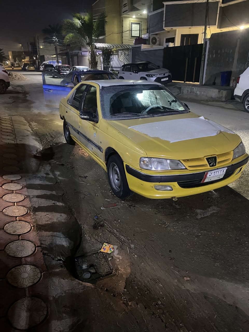 سلام عليكم بيجو بارص 13. رقم بغداد مالكه ب حله سياره كامله من مكينه وكير وحداديه اماميه خلفيه وتخم تاير  ***********مكاني حله شارع 60 سعر 30 وبيه مجال
