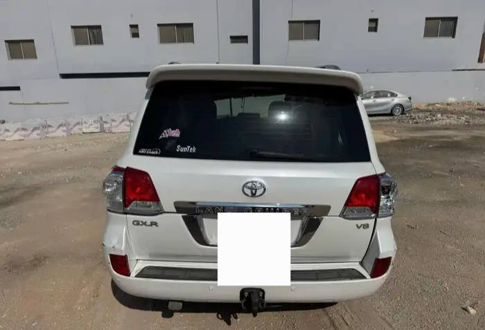 السلام عليكم ورحمه الله 🌹

للبيع تيوتا لاندكروزر ابيع على حادثها

حجم المكينه  8 ,,, 5700 سلندر بلادي ومكفوله بشرط

الشاصي سليم والمكينه شغاله والكير

السياره استعمال شخصي فقط سابقأ

موديل 2015 اصل بلادي شركه عبد اللطيف

ماشيه 97000الف اصلها بلادي

السياره سابقأ كفاله عامه غراظها موجوده مازات والباب

السياره باسمي شخصي رقم اربيل جديد🚩

السياره تحويل مباشر سنويه وهزه جديد

السعر 📍(( 120$ ورقه ) وبي مجال بسيط

ملاحظه:::# توصل اي محافظه تريدها 

حسب الاتفاق 
للاستفسار اكثر اتصال أو وتساب 

***********
