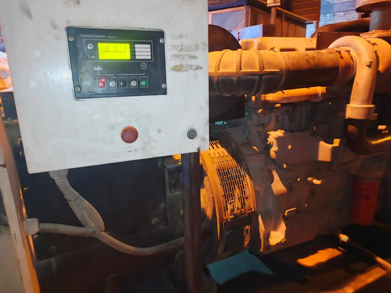 مولدة بيركنز 2300 ستندر راس توليد 400 KVA نظيفة ماكو بيها أي خلل
العنوان ديالى بعقوبة حي المعلمين
***********
