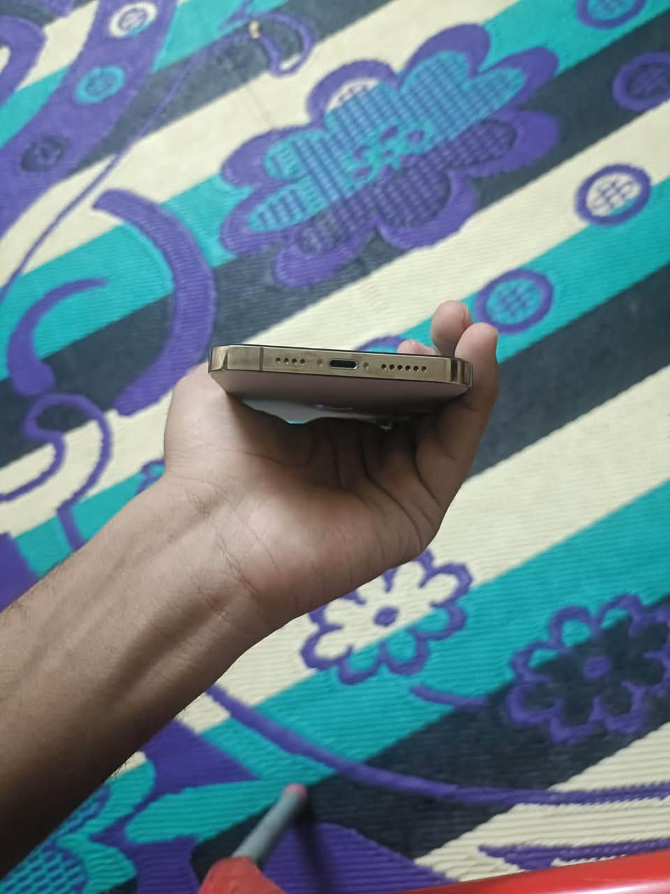 iphone 12 Max 
battery 79 
box ☑️ 
face id ☑️ 
ضريبه 0 
Gold 
وتر بروف
الفريم والضهر زيرو 
كسر كسر الزيرو 
01125262420 
للتواصل المكان المنيب.


**إذا كنت صاحب هذا الإعلان وتريد حذفه لأي سبب، رجاءا أرسل رسالة إلى الدعم الفني**