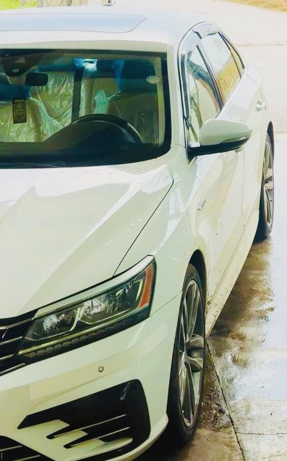 السلام عليكم
للبيع فقط  💵
فولكس وأكن باسات ✈️
الموديل  ٢٠١٩ 
الرقم / أربيل  تحويل ثاني يوم 
فئة ارلاين فول مواصفات
الضرر  بسيط بابالسكن بي نص معجون وباب مفتوح عيار  والجاملغ مبدل تجاري وبدون اي ضرر داخلي  
و صور الحادث مرفقة 
بصمة حساسات 
داخل بيجي 
محرك ٢٠٠٠ توربو 💪🏻💪🏻
شرط كير ومحرك وصدر جاهزه من كل شي 
ماشية ١١٥ الف ميل 
سلايد 
كشن كهرباء 
بصمه  
تحديد مسار 
موقع السيارة كركوك 
للاستفسار اتصل على الرقم
***********
السعر ١٥٧ وبيهه مجال جدا قليل
