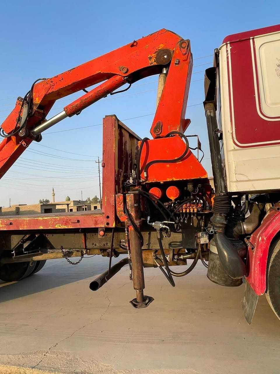 سلام عليكم كرين اسكانيه للبيع 142 محرك 113موديل 1985نوع الكرين ايڤر 6 طن 4 سلايت 3 پام واحد يدوي رقم سليمانيه سنويه منتهيه مكان السياره كركوك للستفسار اتصل عل رقم    ***********
