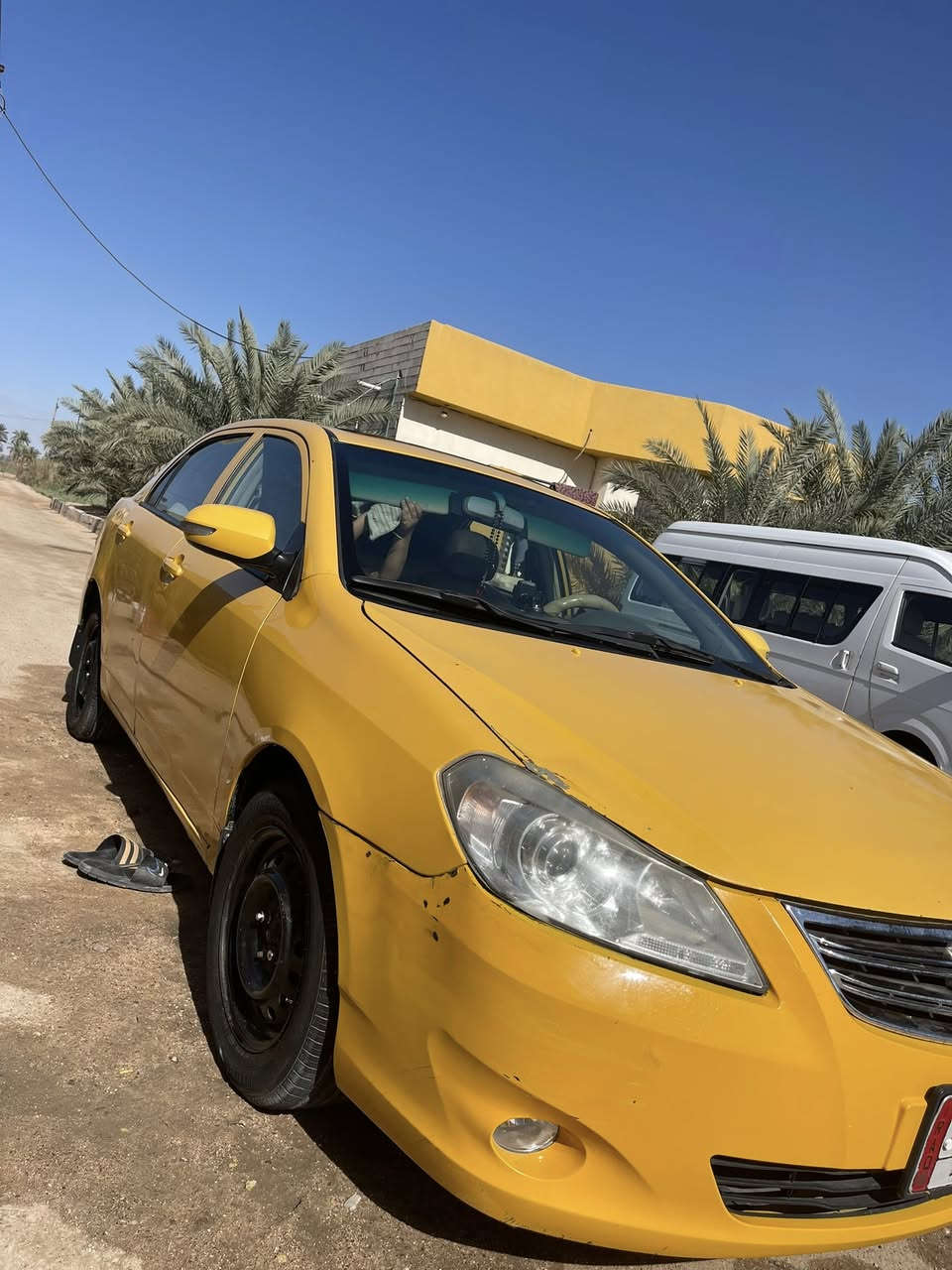 سياره BYD حلوه ونظيفه ٢٠١٦ سياره كامله تبريد كير محرك كوره سعر ٣٥ وبيها مجال بسيط هذه رقمي وشراي انا بل خدمه ***********
