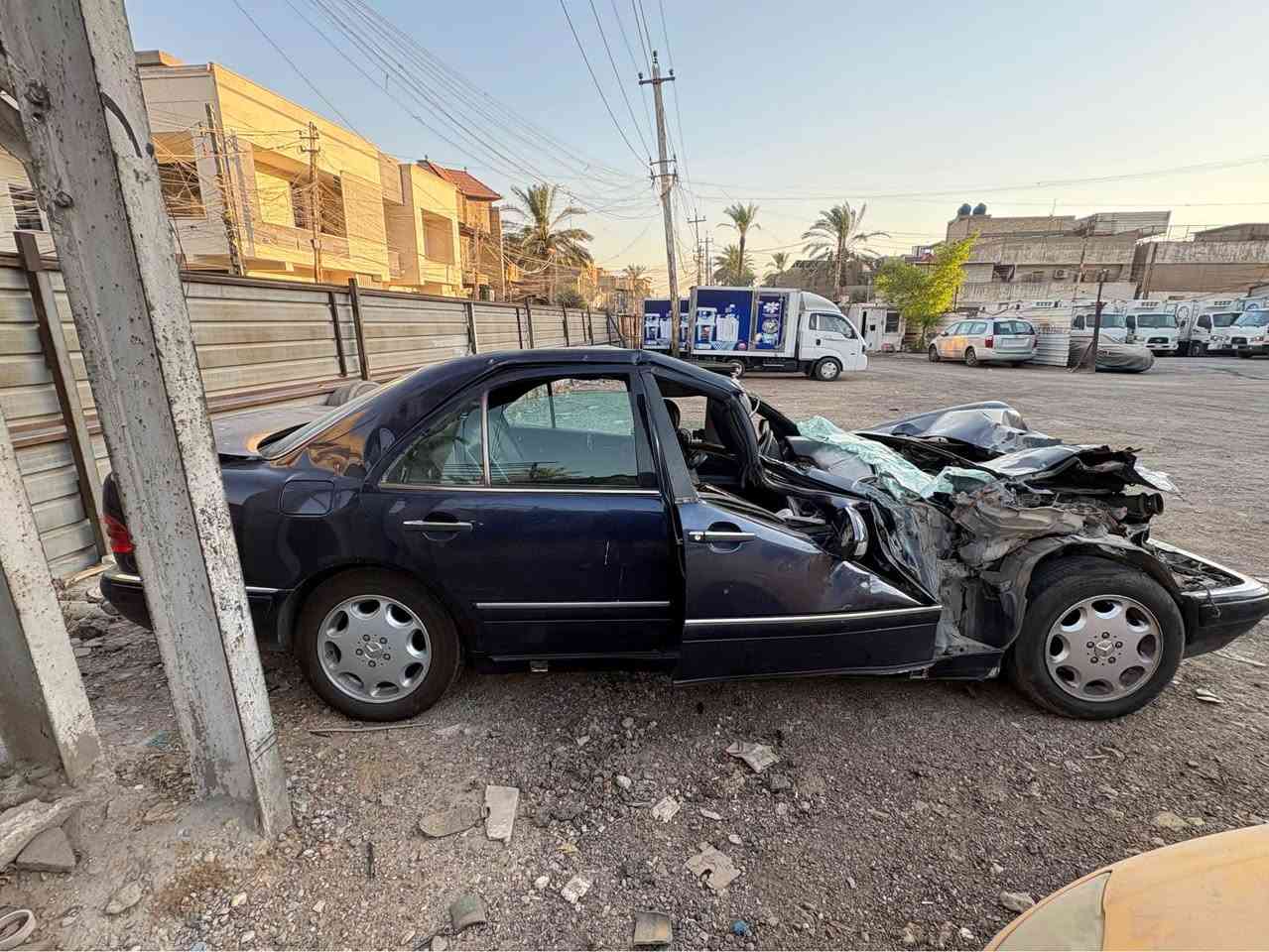 سلام عليكم الله يجفيكم الشر السياره صارلنه بيها حادث و عارضيها للبيع موديل ١٩٩٧ مكينه خراطيم ٦ سلندر مارسيدس ام عيون مكانها بغداد جميله 
***********
موحود بي واتساب و السعر قيموا بالي يرضي الله بغداد, العراق

