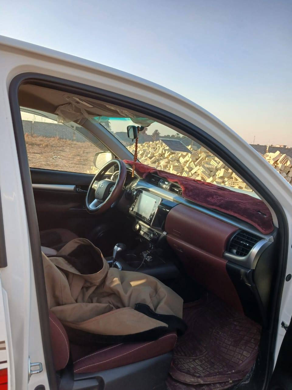 السلام عليكم 

تايوتا  هايلوكس ناصي  موديل ٢٠٢٤  (ساز )اللون ابيض كفاله عامة اخت الزيرو بصمه حساس كامرا دبل سويج مواصفات فول ماشيه ٣٨ الف استخدام شخصي

السيارة موجودة بغداد المنصور 

للاستفسار ***********
