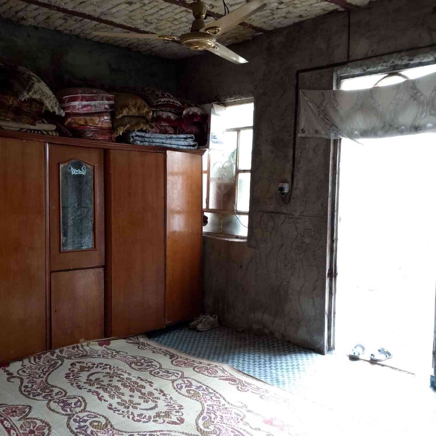 البيت 100م سند 25 كوفه حي ميسان شارع الشيوخ قرب صيدليه اصحاب الكساء البيت نهايت المزرعة الجديده يحتوه على بناء غرفه 5×4+صاله 5×4+تخاريج مكشوفه وحمام خارجي ومطبخ البناء نص مكامل البيت ابيع بسعر عرصه 16مليون مجال قليل البيت علـّۓ  ساحه موفرع ضيق حديقه مقابيه 300 متر


**إذا كنت صاحب هذا الإعلان وتريد حذفه لأي سبب، رجاءا أرسل رسالة إلى الدعم الفني**