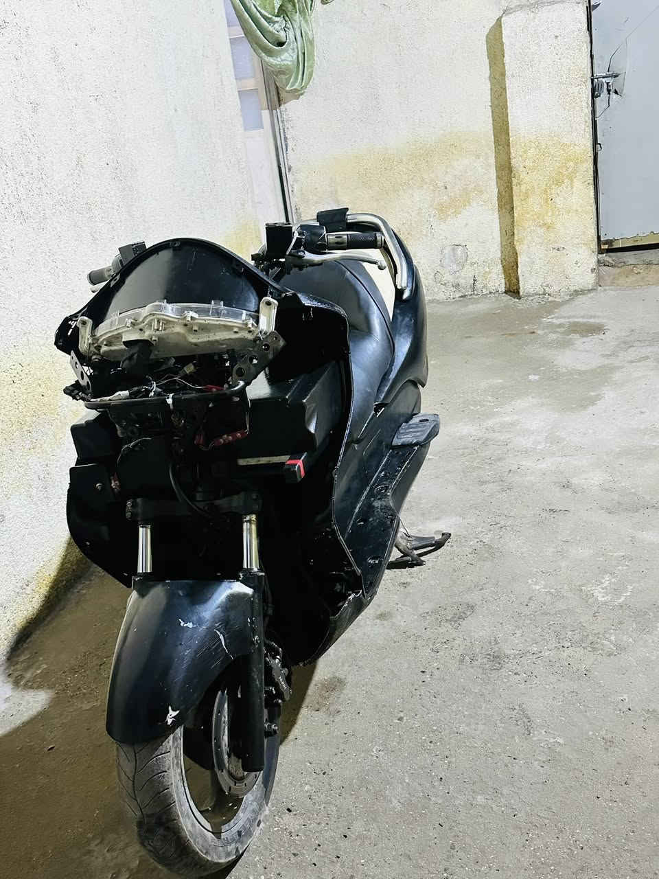 سلام عليكم فورزه 08للبيع الگير لاغي الدراجه كامله مثل ما بصوره مكينه خير من الله المروحه رابطها وي البصمه مباشر يرادلها ترتيب كفرات نقص الحاجب وبجم وتريشه  اليمنه معدلها 140 عل ستان كهربائيات كلها شغاله 
سعرها 450وبيها مجال قليل مكاني بغداد كسره وعطش 
وذا مو شراي لتعبني وبس تسال
 ***********متواجد واتساب
