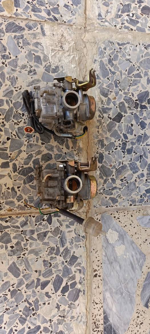 متاح تاير ويل امامي نص عمر ولخلفي جديد وكابريترات 2 تجاريات شغالات سعر 75 الف ...***********
