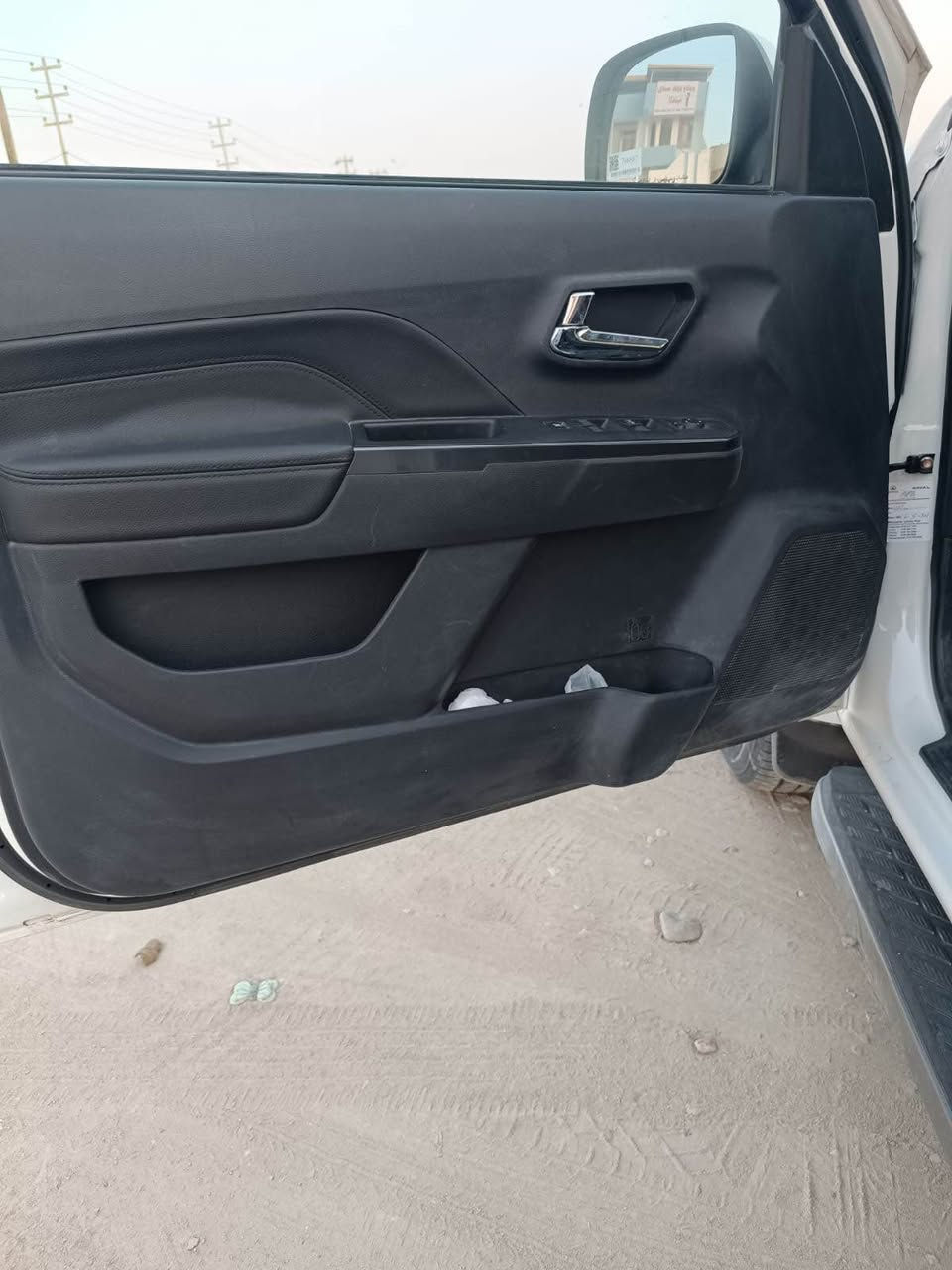 گريت وول ونگل 5 موديل 2025 وكالة نهج العراق السيارة تحت ضمان الوكالة 100000Km.
محرك متسوبيشي 2400 بنزين و گير ZF.
1-كشنات جلد -كشن السائق كهرباء
2- شاشة +شاشة اعطال
3-كامرة خلفية + امامية + داش كام
4-حساسات خلفية
5- بلوجكترات تفاعلية مع فرة الستيرن والاشارة
6- ABS , ESP
7- ويل كب عدد 5 + اربع دسكات
8- مرايا كهربائية + اشارة بالمري٠
9- سنتر لوك
10- جام اربع كهرباء
11- اوتو هولد (السيارة تبقى ثابتة بمكانها من تشيل رجلك من الكلچ ثواني حتى ما تسرح السيارة تنطيك وقت حتى تحرك اذا واكف ع صعدة مثل جسر او ماشابه )
صيانة دورية كل 5000Km داخل الشركة.
صيانة 45000km تم تبديل زيت المحرك و زيت الگير و ماء الراديتر و تبديل بلكات و تبديل جميع الفلاتر.
تبريد ثلج + تدفئة
السيارة كفالة عامة ونظيفة جدا رقم بصره تحويل ثاني يوم
 السيارة استخدام شخصي  
للتواصل الاتصال على الرقم التالي البصرة, العراق


**إذا كنت صاحب هذا الإعلان وتريد حذفه لأي سبب، رجاءا أرسل رسالة إلى الدعم الفني**