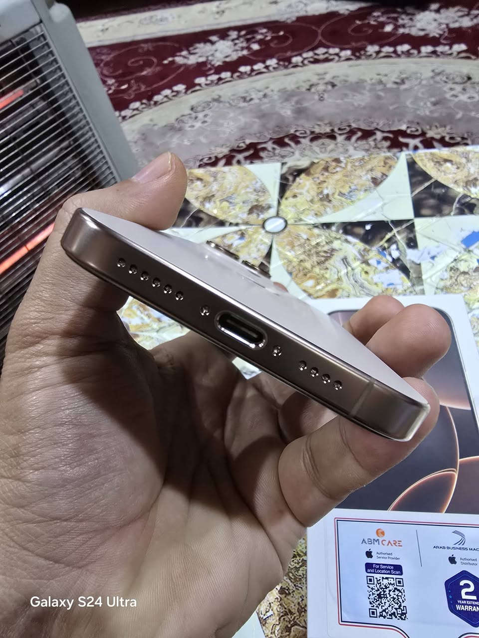 السلام وعليكم 
ايفون 16 برو ماكس شرق الاوسط ضمان ماستر بعده بضمان سنتين ABM اي بي ام احدث نوعية 
بطارية 100 نضافة 100 دورات 22 مكفول حته من شخط ذاكره 256 مجرد ايام ستخدمته وكلشي موضح كبالكم بصور تمام اريد اراوس بجهاز حديث ونتراهم ع الفرق الك او الي تمام او بيع مارد بتعاليق ولا خاص فقط واتس او اتصال عنواني شط العرب *********** وبخدمتكم واسف ع الايطاله ولسعر مليون و 550 وبيه مجال
