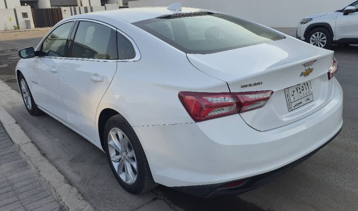 للبيع - شيفروليه ماليبو LT موديل 2020 لون ابيض
ضرر بسيط بدون صبغ جاملغ ايمن امامي  صور الحادث  مرفقة

 المواصفات:
 • المحرك: 1.5 لتر تيربو (1500 CC)
 • ناقل حركة أوتوماتيك
 • فئة LT
 • تشغيل بصمة + دخول ذكي
 • شاشة لمس 8 إنش
 • كاميرا خلفية
 • تشغيل عن بعد
 • بلوتوث + USB + أبل كاربلاي / أندرويد أوتو
 • مكيف أوتوماتيك
 • مصابيح LED نهارية
الاطارات الامامية والبارتري جدد
الاطارت الخلفية محتاجة الى تبديل

 عداد السيارة باميركا 64465 ميل 
حاليا 186000 كيلو
السيارة رقم بغداد .. معوقين باقي سنة و 10 اشهر
السعر  108

*********** بغداد
