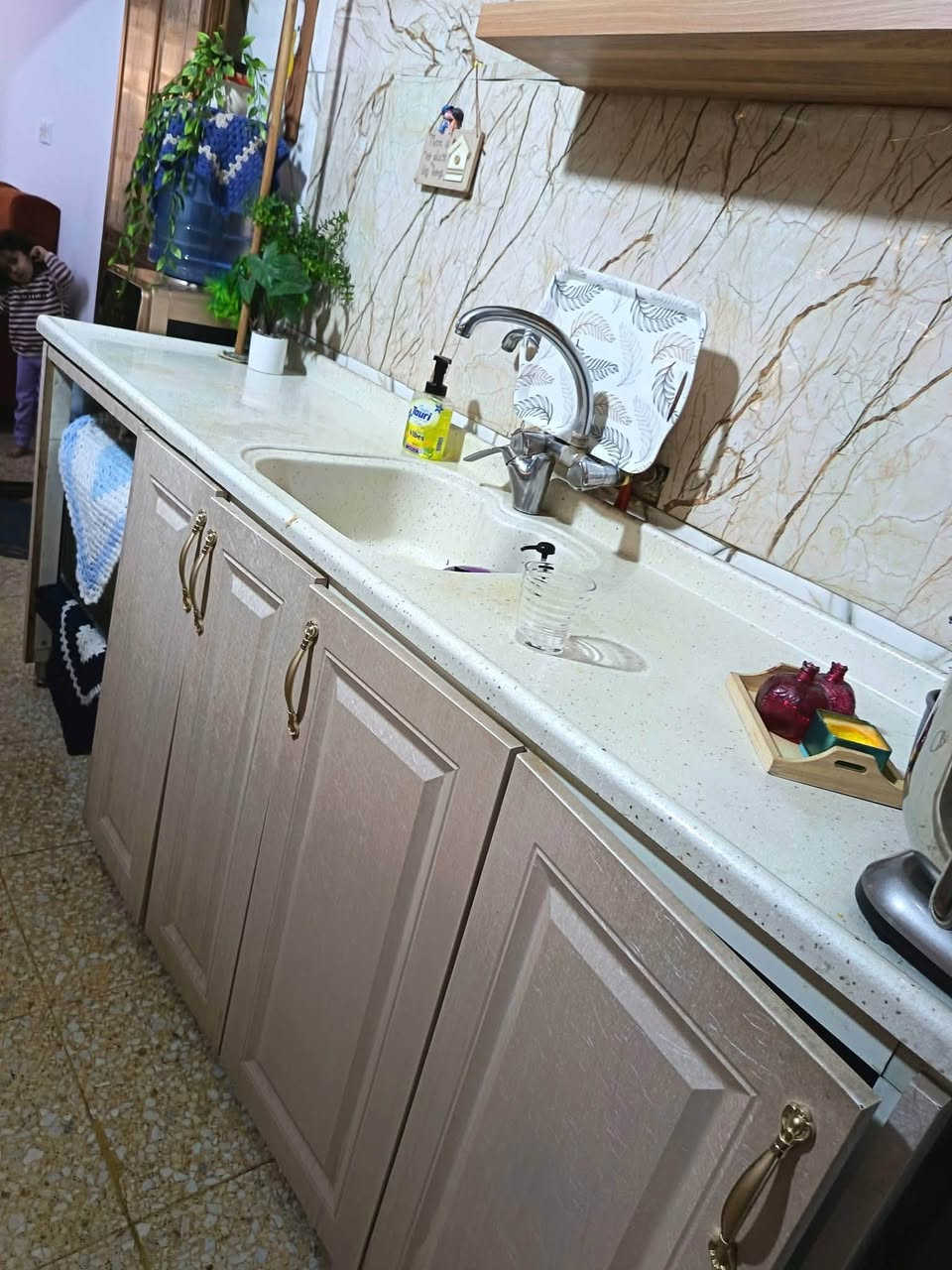 كاونتر للبيع
الداخل المنيوم والخارج خشب hdf ويه الطباخ والمرشحة ابيعة كامل ب٦٥٠ 
المكان كرادة


**إذا كنت صاحب هذا الإعلان وتريد حذفه لأي سبب، رجاءا أرسل رسالة إلى الدعم الفني**