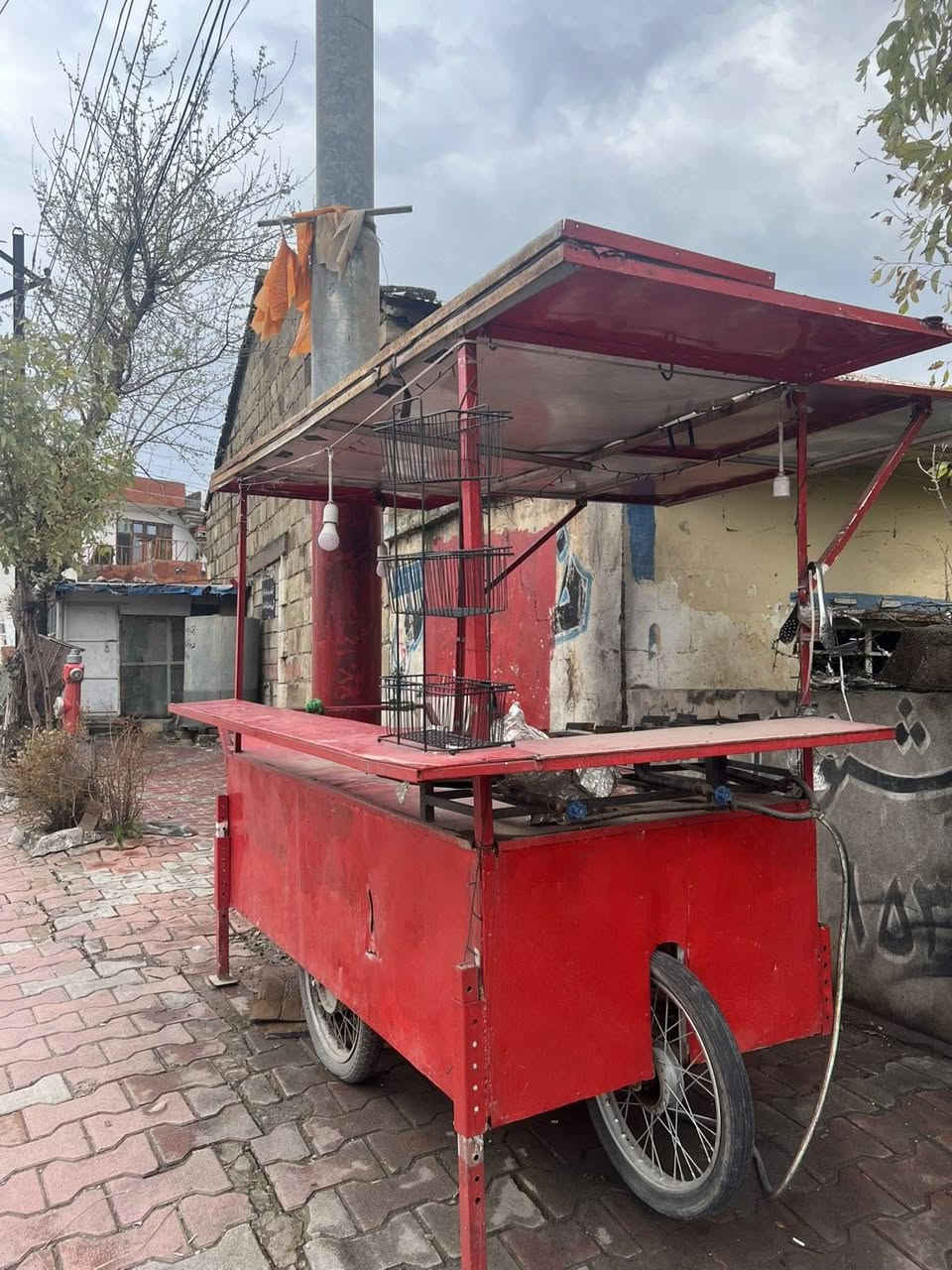 بۆ فڕۆشتن ماڵی کەسابەت حازر بۆ هەموو جۆرە کەسابەتێک یەک بۆیاخی ئەوێت لەگەڵ هەوای تایەکانی کێشەی تری نییە گونجاوە  200هەزار کەمێک مەعامەلە مشتەریت نامەبنێرە


**إذا كنت صاحب هذا الإعلان وتريد حذفه لأي سبب، رجاءا أرسل رسالة إلى الدعم الفني**