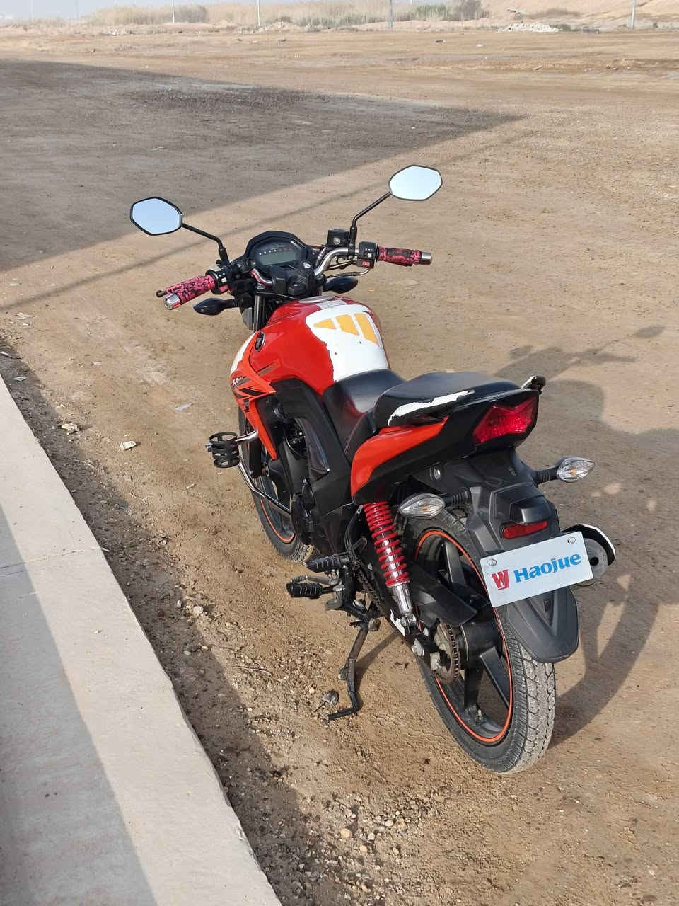 هاوجي للبيع موديل 2023 مسجل مكفول من كلشي تخم تاير جديد سعر 16ونص وبيه مجال ***********
مكان الرمادي
