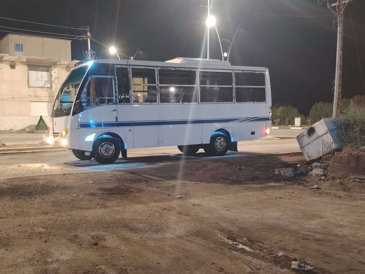 مستوبيشي رقم الماني
مكينه كير اكسل حداديه كهربائيات كلها شغاله للاخير

تخم تاير جديد تبريد شغال عوزها غاز

سياره مرتبه وماعايزه كبل لشارع

الشراي يتصل وبخدمته    ***********
