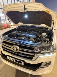 لاندكروز 2019مكفوله جديده على وضع شركة  ضمان شركة ساز  SAS فول مواصفات...