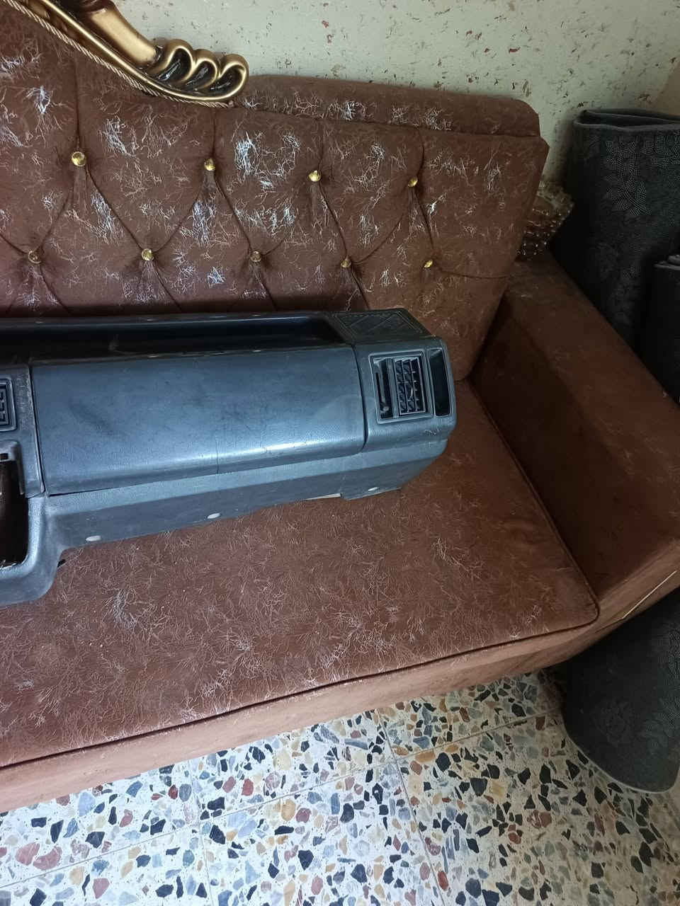للبيع دشبول +جام خلفي صندوق +دروعه اماميه كيا بيستا +درج خلفي +تجاوي مكان بعقوبة ال كاطون (***********
