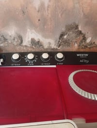 متاح غساله حجم وسط شرط الشغل غسل وتنظيف الحيانيه..07713220458