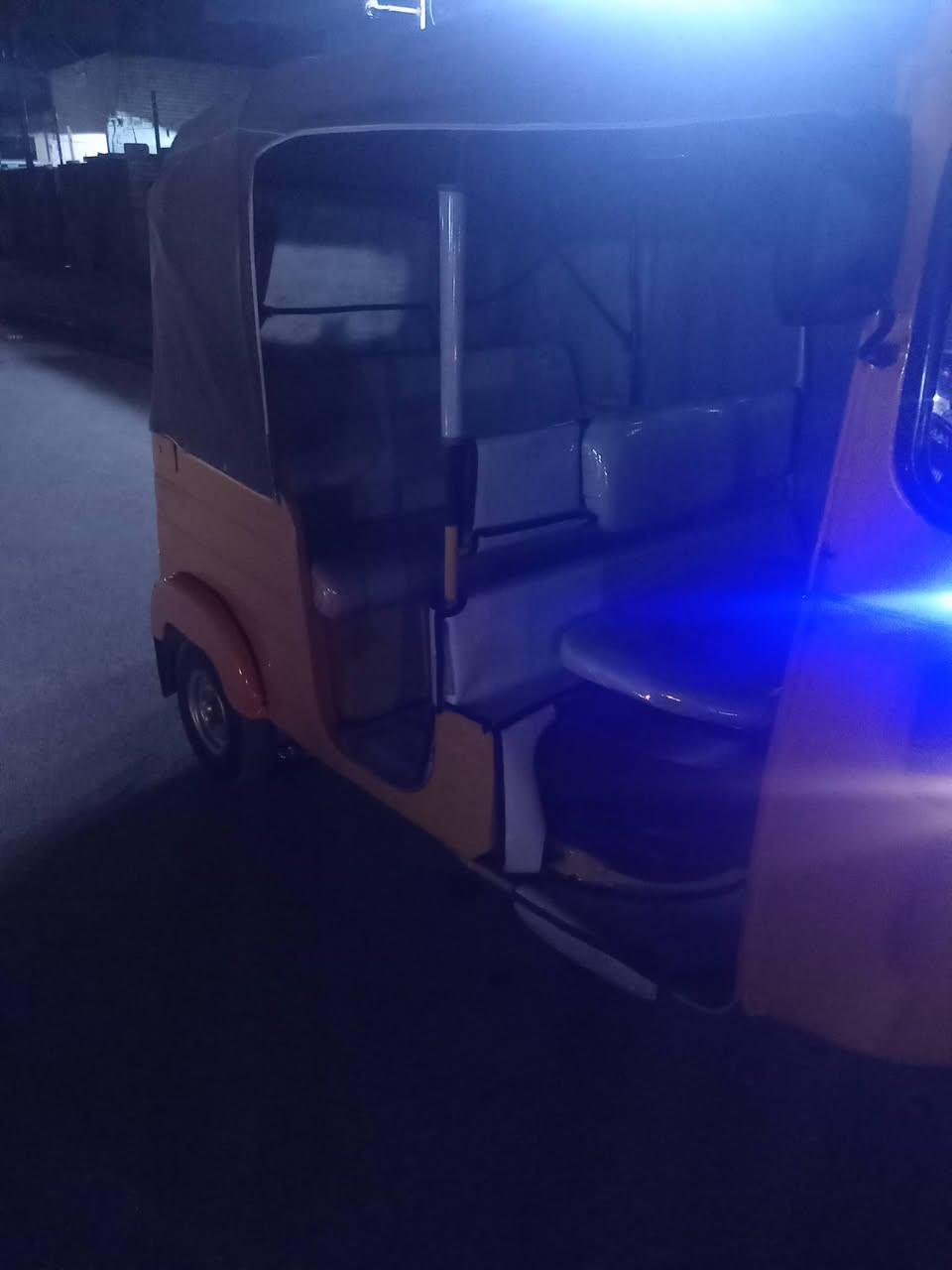 سلام عليكم تكتك البيع موديل 20رقم أو سنويه بسمنه تحويل ثاني يوم مكاني مدينه الصدر السعر 7 بيه مجال تكتك مكفوله كفاله عامه ما عده ضربه وره خفيفه عل خابر وتدلل ***********
