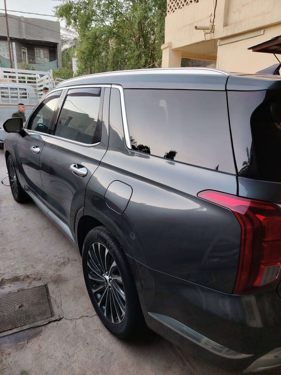 بلسايد موديل 2023 كلكراف اعله فئه بدون رقم حادث خفيف بلبند ونصبغ بدون ماينفتح مابيهه اي قطعة مفتوحه حتى البنيد داخل اسود مكان السياره بابل السعر 300
***********
