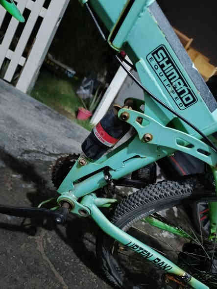 بايكسل جبلي ابو الطبقه شركة UPTEN
المكينة: 8 نمر وره و 3 كدام 
مكينتة وبريكاته من شركه شيمانو  
دبلات امامي وخلفي كما موضح بل صورة 
السعر : 120 الف 
رقم الهاتف : ***********
