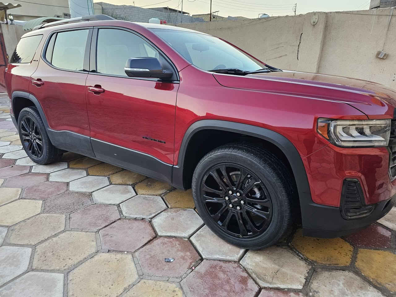 السعر 255 وبيها مجال للشراي

جي ام سي اكاديا SLE 

‏GMC Acadia SLE (AWD)

الموديل : 2023

اللون احمر

حجم محرك : 4 سلندر حجم 2000 توربو

عداد مسافة : 38 ألف  مايل 

تخم تاير جديد

الضرر : كما موضح في الصور 

رقم الشاصي 1GKKNKL46NZ106724

كافة الايرباكات سليمة 100 ‎%‎

مواصفات : SLE

كامرات 360
دبل اكسل AWD عدد المقاعد (7) بصمة أبواب
بصمة تشغيل تشغيل عن بعد (Remote Start)
حساسات امامية و خلفية شاشة كبيرة لمس تحكمات استيرن
هاند بريك بصمة كشنات امامية كهربائي 
كشنات ( تدفئة ) منافذ USB + type-C 
كشنات خلفية تدفئة  تبريد مركزي
تحديد مسار اوتو ستارت Auto start
أوتو ستوب  Auto Stop
مانع انزلاق+ABS
وضعيات القيادة normal..eco..sport

‏‎العنوان البصرة

‏‎
‏‎للاتصال والاستفسار
 ***********
*********** شط العرب, البصرة
