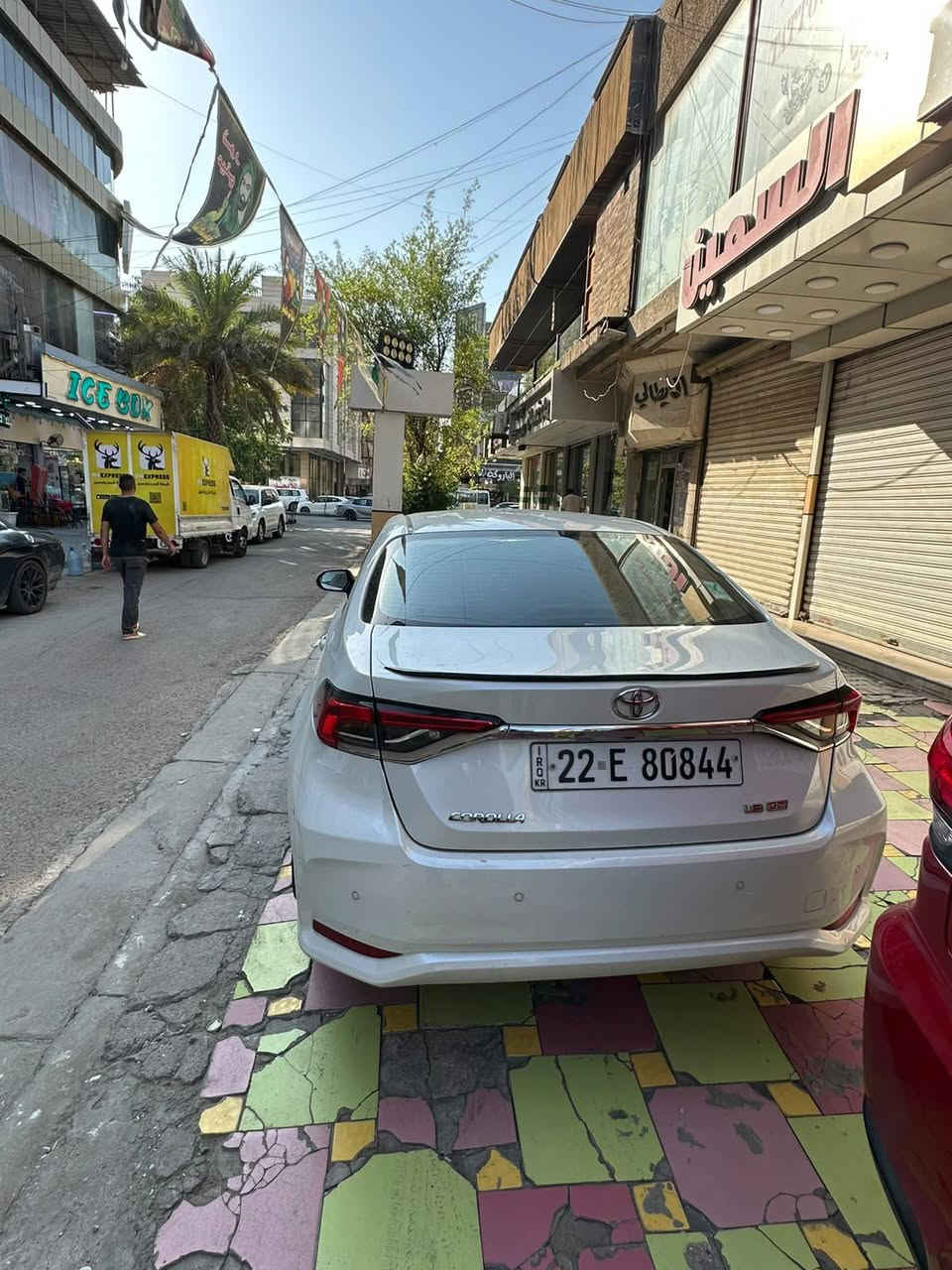 كورولا ساز موديل 23
ماشيه 71 الف 
ما بيها قطره صبغ بيها قطعه وحده تبديل باب أصلي وبيها بي دي ار 
السعر 160 وبيها مجال 
العلوان الكراده ***********
