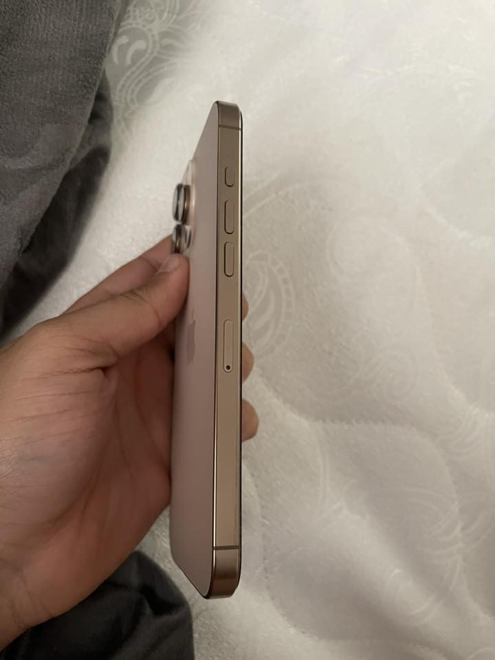 السلام عليكم
16 برو ماكس ذاكرة 256 نظافة 100‎%‎ الجهاز لا مفتوح ولا ملعوب بي بطارية 89‎%‎ جهاز حلو ونظيف السعر 1300 وبي مجال عنواني بغداد الشعب 
***********
