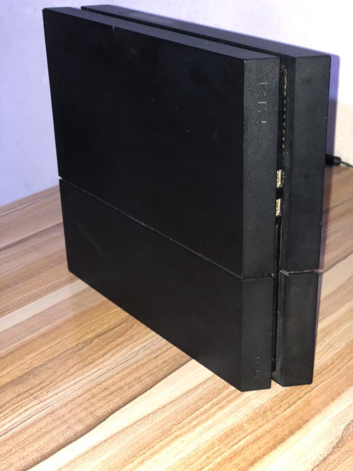 السلام عليكم
من رخصة الادمن
بلي 4 فات اونلاين ذاكرة 500 النسخه المطفيه جهاز مفتوح ع كد تبديل معجون حراري (ادامة وتنظيف) 
عطله ما يشغل اقراص وتصليحه ما يكلف 10 الاف دينار بس مستعجل على بيعته وما وياه يدات فقط كيبل hdmi و كيبل بور الاصليات مال الشركه
السعر 150,000 وبي مجال حك الجيه
بغداد الزعفرانيه
***********
