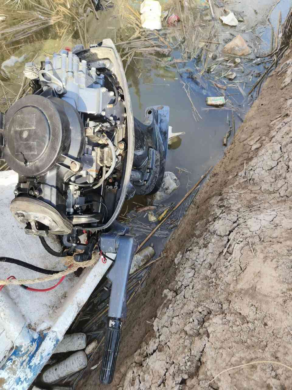 سلام عليكم 40دولفين ماليزي مامفتوحه لاكير ولا محرك مكينه كلش حلوه وناعمه سعره 1400وبيها مجال وهاذ رقمي***********
