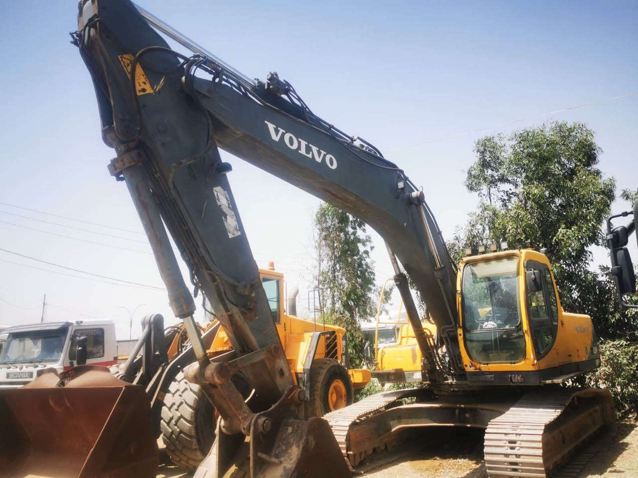 موديل 2001 
حجم 240 
به م و نوزل
هه مي شه رت 
موبايل *********** بغداد, العراق
