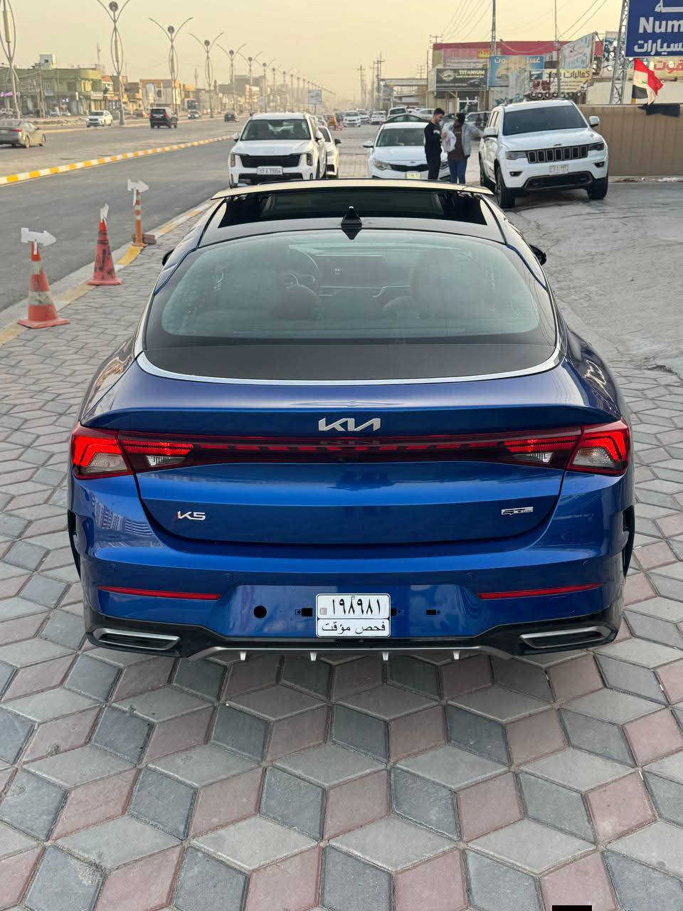 بيع او مراوس 
كي فايف 2024 وارد امريكي مرقم قادسيه شهداء وكاله عامه من المالك مباشرة سياره بيه  نص بنيد مصبوغ وتبديل فبق جنطه شواصي لغود مكفولات سياره جي تي لاين فول للاخير بانوراما بصمه تشغيل بصمه ابواب كشن كهرباء شاشه ديجتل هندبريك بصمه تبريد بيانو تدفئه كشنات تحكم استيرن جهتين شاشه عطلات مانع انزلاق ثلاث وضعيات قياده رادار أمامي وجانبي اشاير بلمري سياره فول مواصفات 
سياره جديده وجاهزه بدون اي نقص ماذب عليه ربع ماشيه 12 الف اخت الزيرو 
السعر 175 وبيه مجال مكاني ديوانيه 
‏‪***********‬‏
