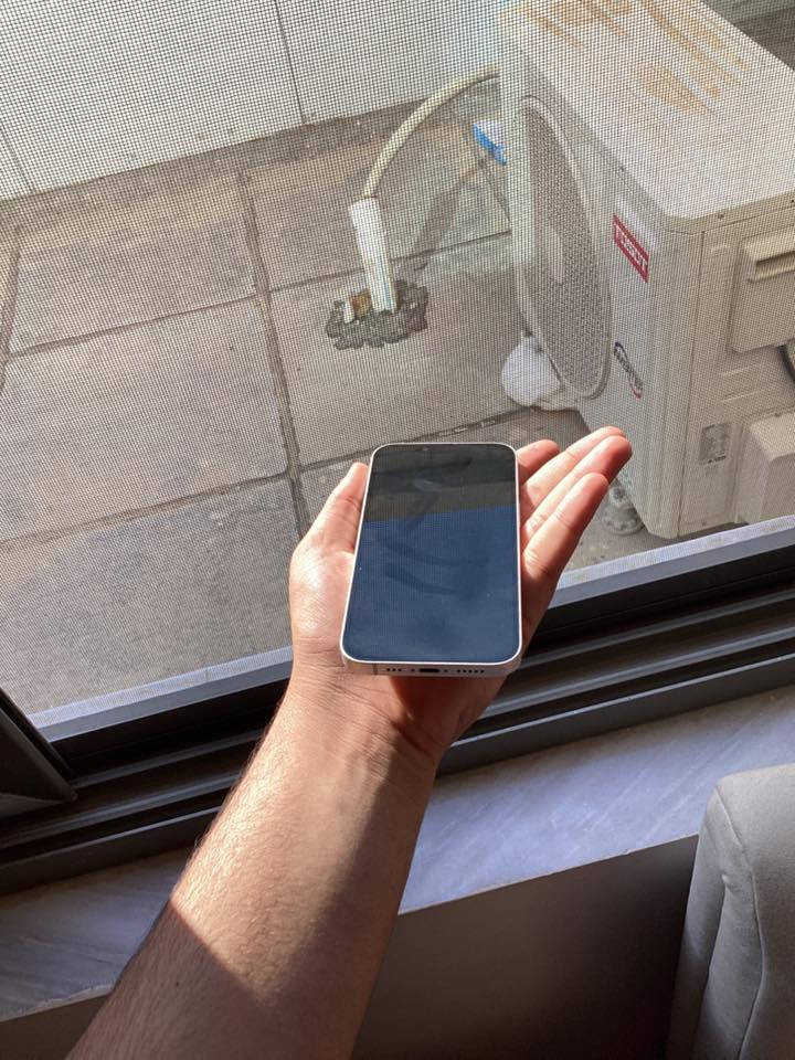 ايفون 13 عادي لون ابيض ذاكره 128 بطاريه 78 
شرق اوسط مامفتوح ولا داخل صيانه كارتونته وياه
سعر 380 وبي مجال حك الجيه
*********** واتساب فقط
