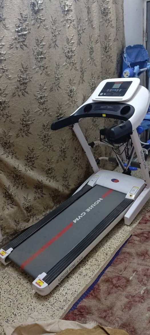 جهاز جري رياضي  كهربائي منزلي 🩷
سعره يكون خاص
الي يحب يشتري *********** على هذا رقم يراسل وتساب 
🩷
